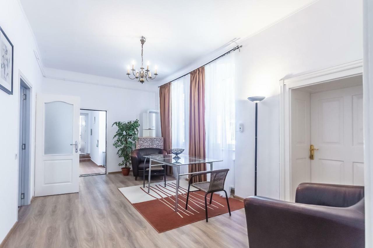 براشوف Kostas Apartments المظهر الخارجي الصورة