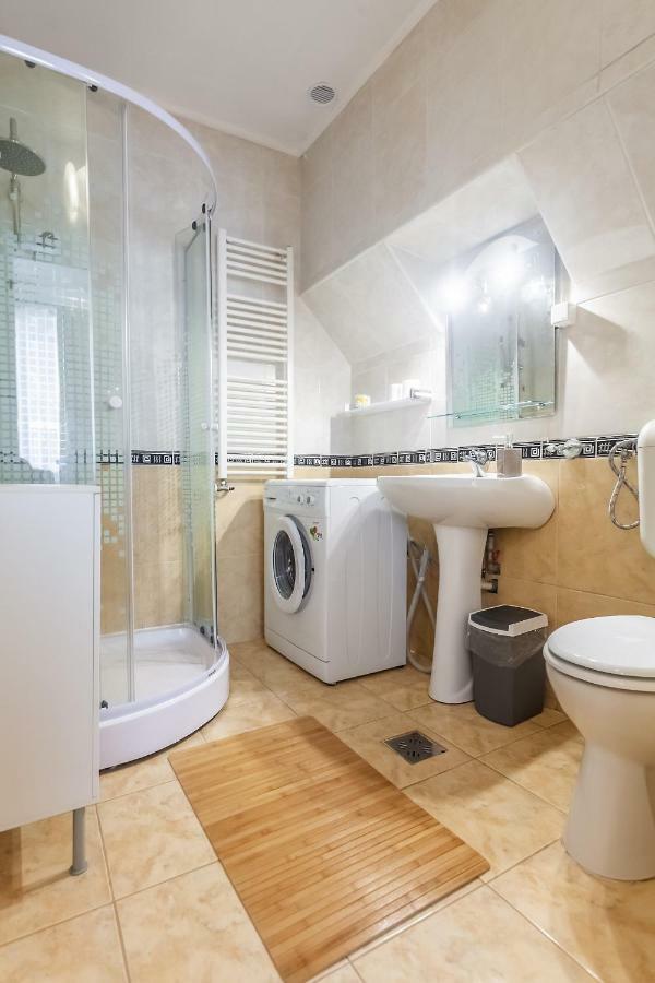 براشوف Kostas Apartments المظهر الخارجي الصورة