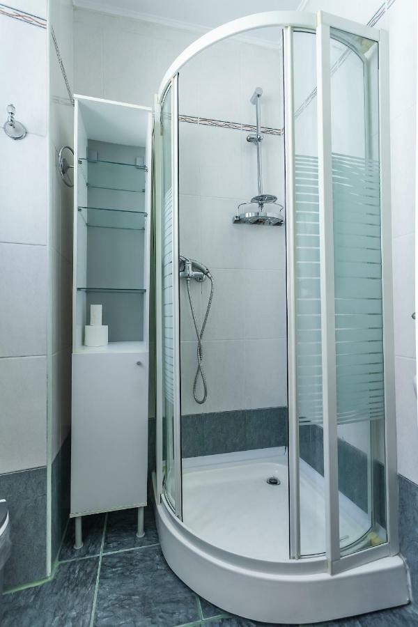 براشوف Kostas Apartments المظهر الخارجي الصورة